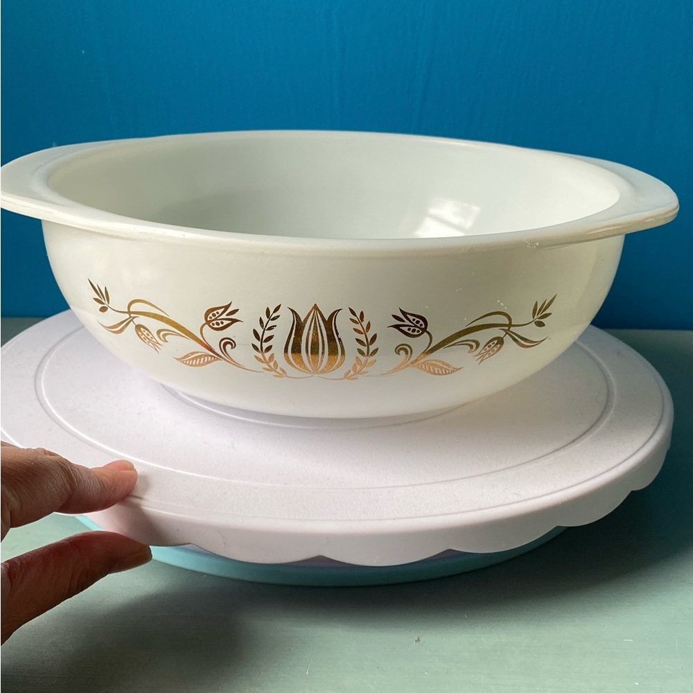 Vintage Pyrex Casserole Bowl